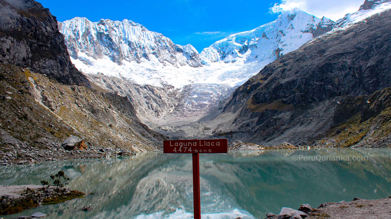 Hike Laguna Llaca